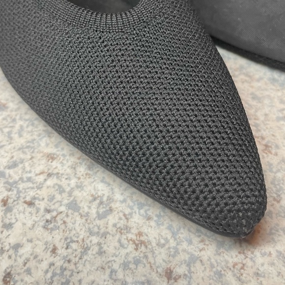 Vivaia pointed-Toe Kitten Heels (Scarlett) in Black - Picture 5 of 8